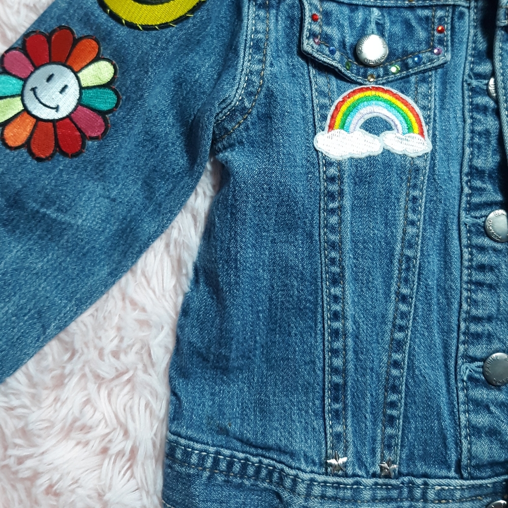 SOLD @MARKET! Upcycled 5T girls patch jacket. SO CUTE MUST SEE! 🌈 & 😃 - Picture 12 of 15